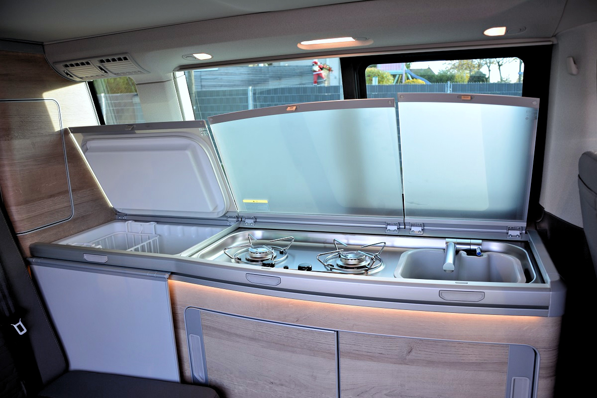 VW T6 California Ocean Küchenblock mit Kühlbox